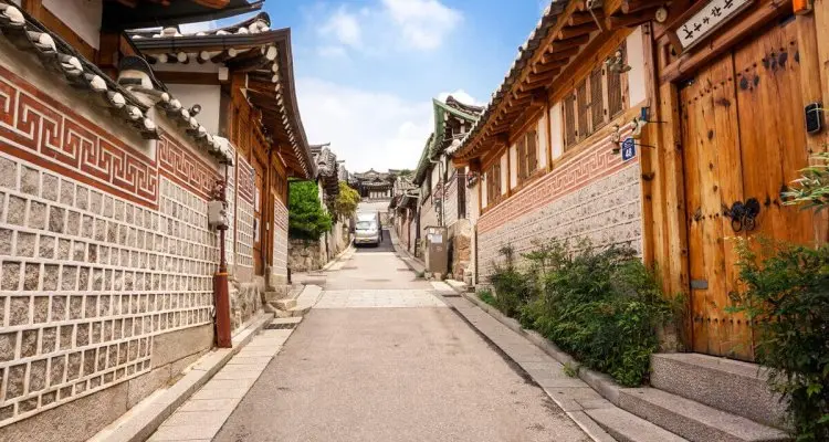 Exploring the Beauty of Bukchon Hanok Village: A Must-Visit Destination